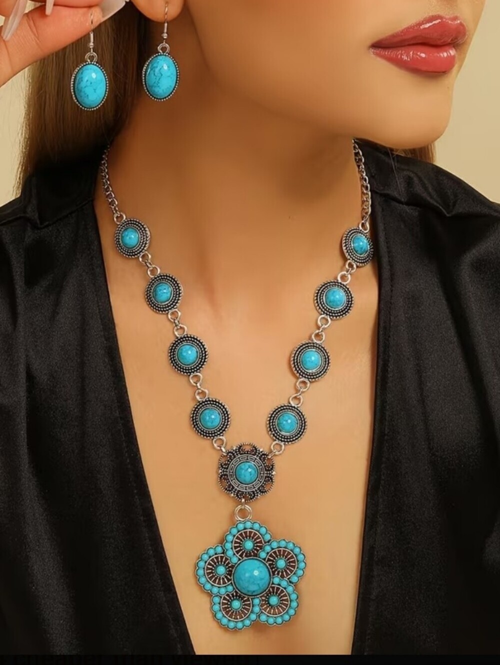 🆕️Flower Turquoise Necklace - Picture 3 of 6